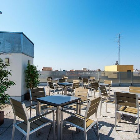 Neomagna Madrid Hotel Bagian luar foto